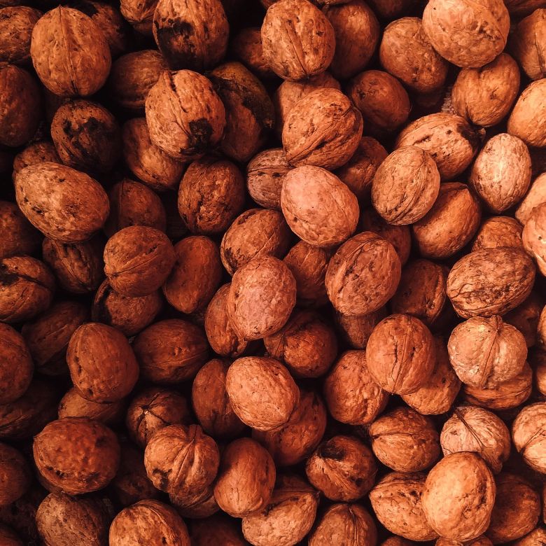 Premium Kagzi Walnuts (1 KG) | Chitrali Walnuts – CTL Dry Fruits